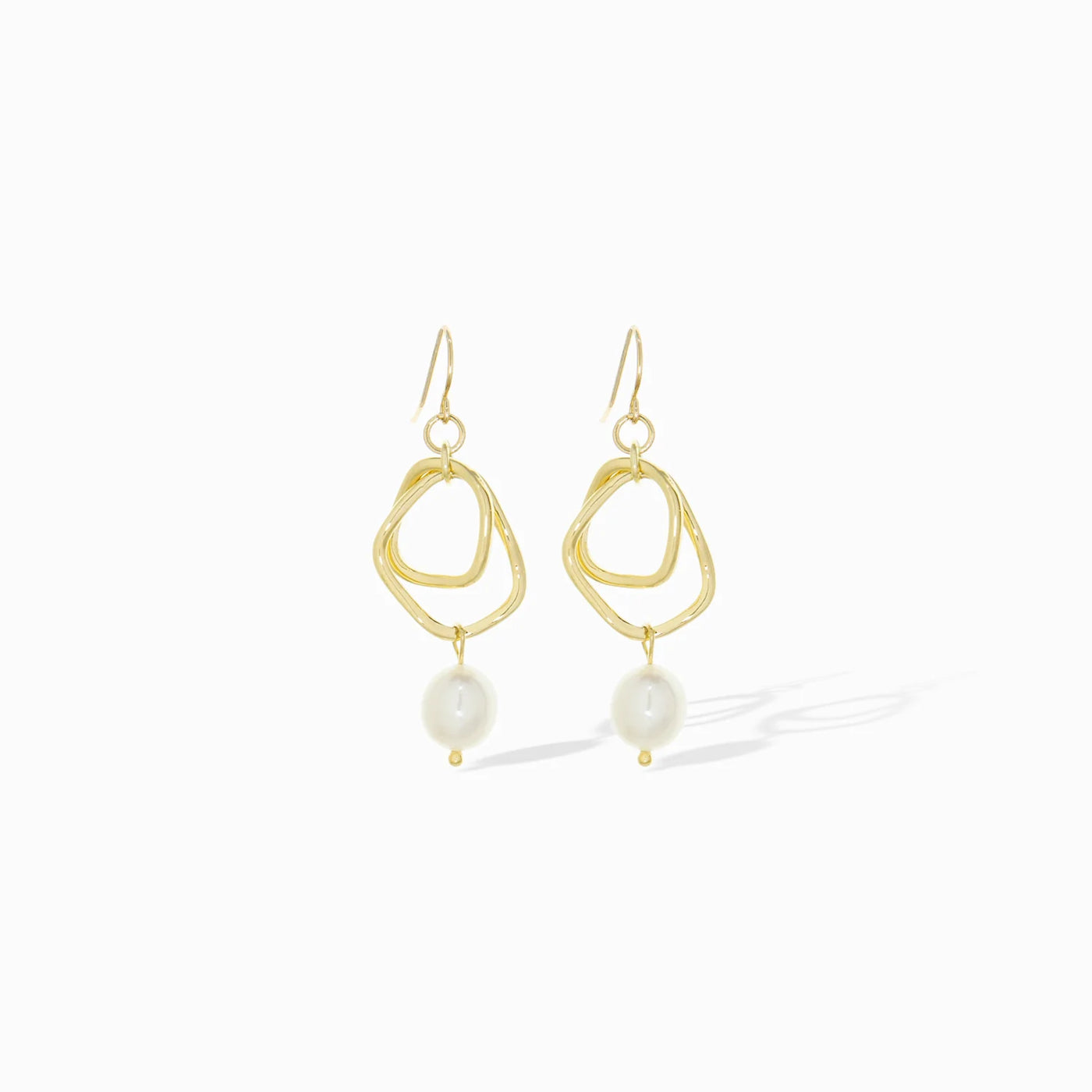 Marlyn Schiff Gold Link Earring w/ Pearl